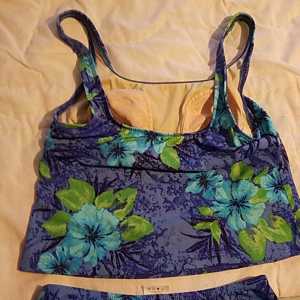 Swim suit - Picture 3 of 8